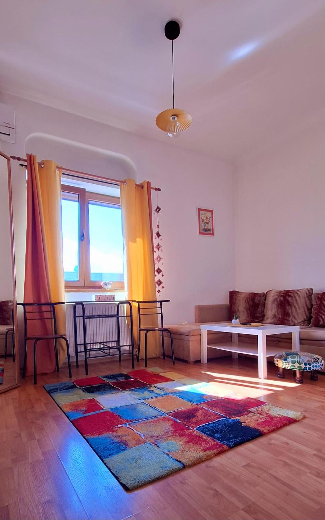 Super Central - Lovely One-Bedroom Apartment On Victoriei Avenue Bucareste Exterior foto