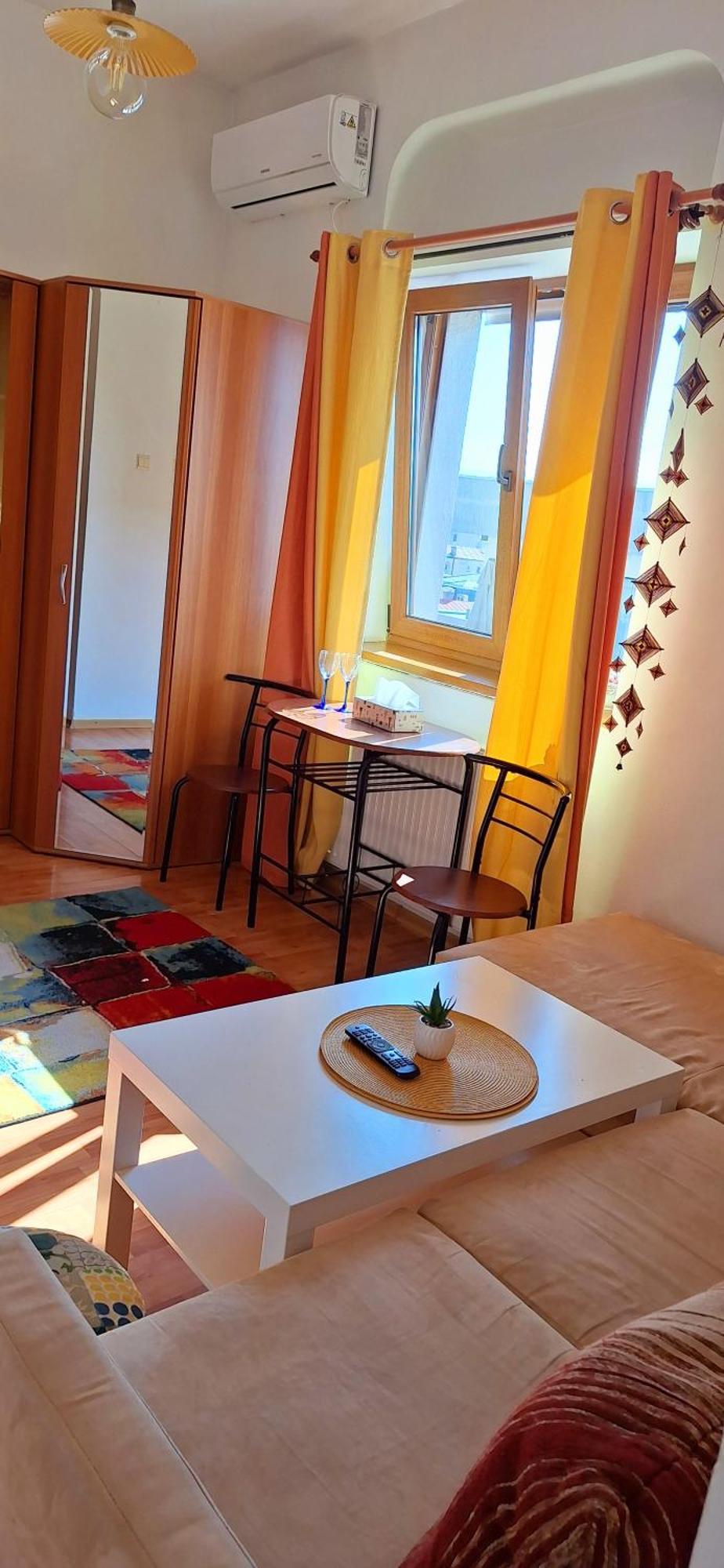Super Central - Lovely One-Bedroom Apartment On Victoriei Avenue Bucareste Exterior foto