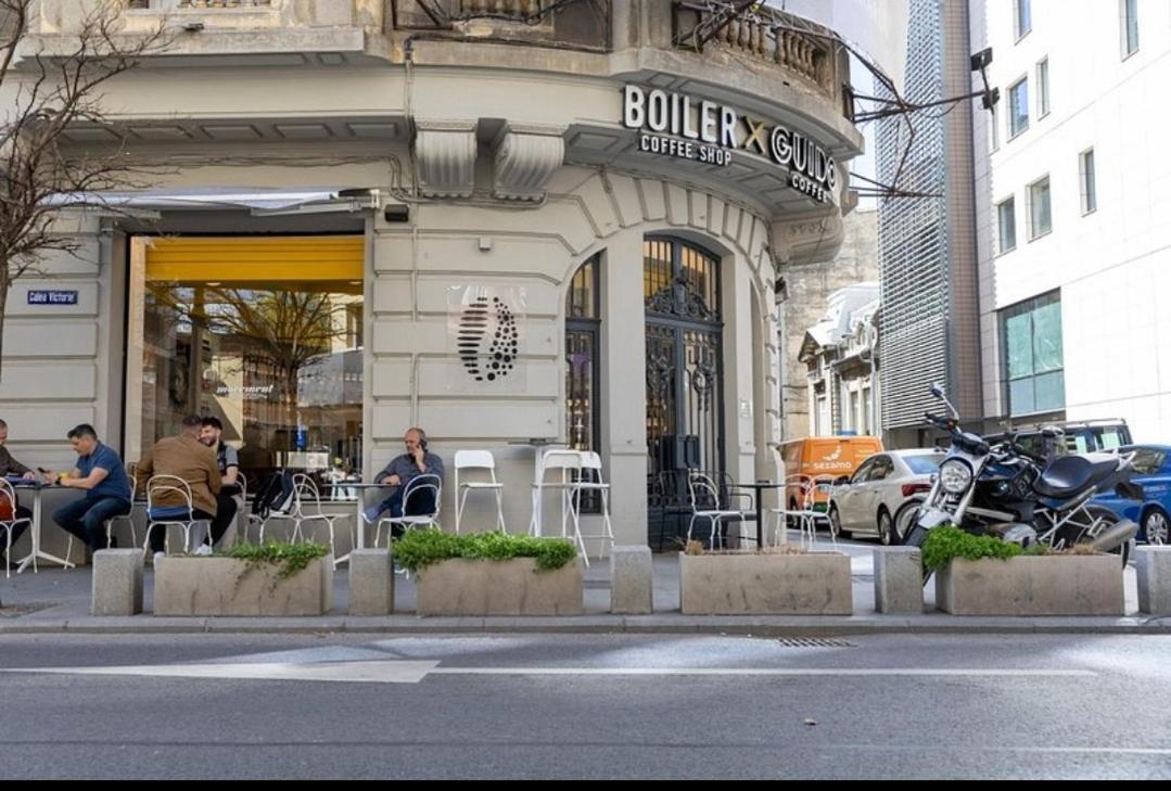 Super Central - Lovely One-Bedroom Apartment On Victoriei Avenue Bucareste Exterior foto